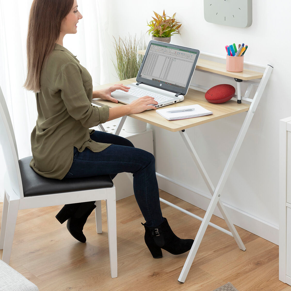 Sklopný psací stůl Tablezy InnovaGoods s policí, šířka 84 cm
